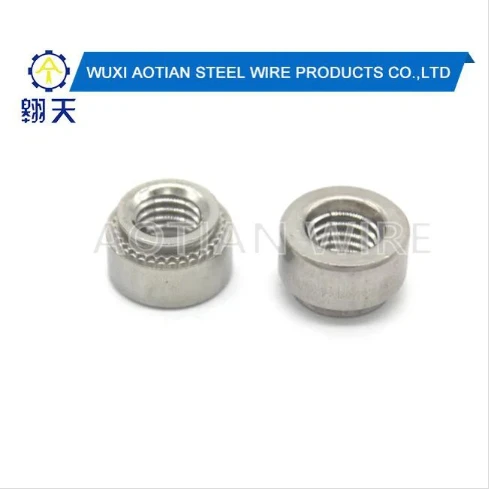 रिवेट नट।